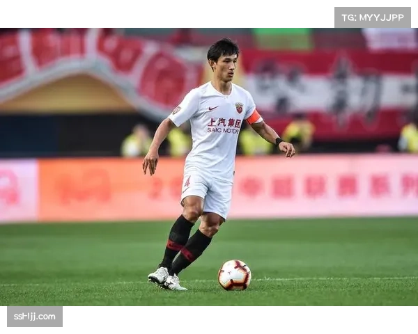 王燊超肋骨骨折伤情确认:海港老将冬训期间遭遇撞击,归期未定